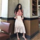Printed Short-sleeve T-shirt / Lace A-line Midi Skirt