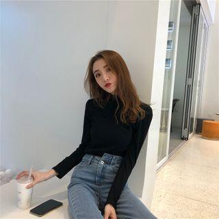 Mock-neck T-shirt / Turtle-neck T-shirt