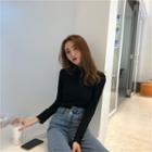 Mock-neck T-shirt / Turtle-neck T-shirt