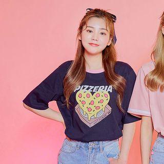 Contrast-neckline Graphic T-shirt