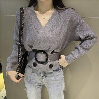 Round Buckled Belt Waist V-neck Knit Top