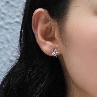925 Sterling Silver Snowflake Stud Earring 1 Pair - Earring - Sterling Silver -snowflake - One Size