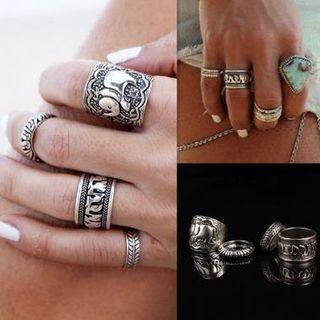 Set Of 4: Embossed Ring (assorted Designs) As Shown In Figure - One Size