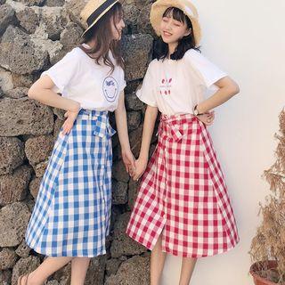 Set: Short-sleeve T-shirt + Plaid A-line Midi Skirt