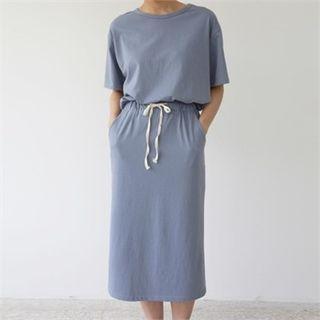 Set: Round-neck Cotton T-shirt + Band-waist Long Skirt