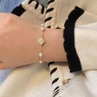 Flower Glaze Faux Pearl Alloy Bracelet Bracelet - Gold & White - One Size