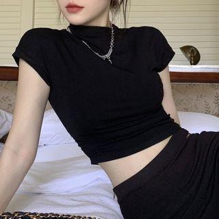 Short-sleeve Mock-neck Cropped T-shirt / Cutout Bootcut Pants