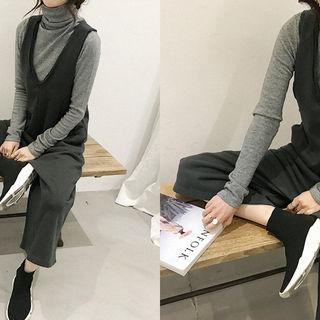 Deep V-neck Frayed Jumper Pants