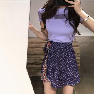 Short-sleeve Crop T-shirt / Floral A-line Skirt