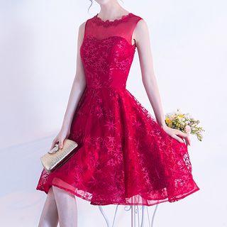 Mesh Lace Sleeveless Dip-back Evening Dress