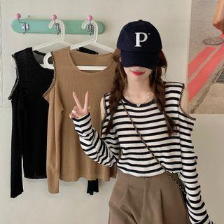 Striped Chain Off-shoulder Knit Top