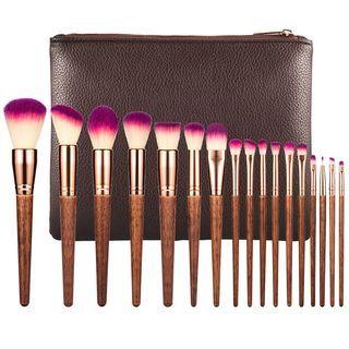Set Of 17: Wooden Handle Makeup Brush