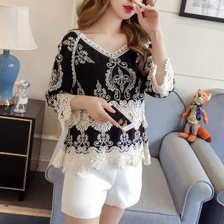Lace Trim V-neck 3/4-sleeve Top Black - One Size