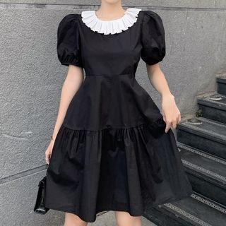 Short-sleeve Two Tone A-line Dress Black - One Size