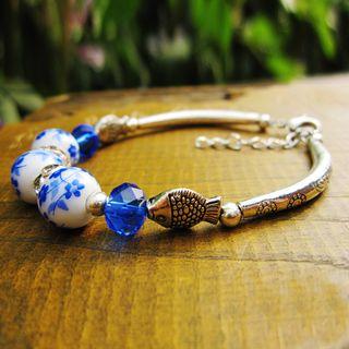 Ceramic Bead & Fish Bangle