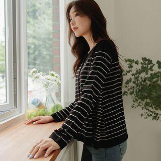 Round-neck Flared Stripe Cardigan