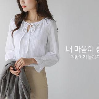 Tie-neck Crochet-trim Textured Blouse
