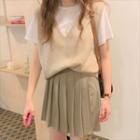 Short-sleeve T-shirt / Knit Vest / Mini A-line Pleated Skirt