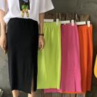 Print Loose-fit Short-sleeve T-shirt / Slit-front Plaid Pencil Skirt