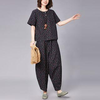 Set: Flower Print Short-sleeve T-shirt + Cropped Harem Pants