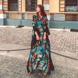 Printed Long-sleeve Maxi A-line Dress Black - One Size