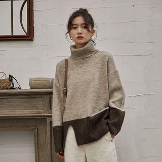 Long-sleeve High-neck Color Panel Sweater