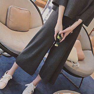 Set: 3/4-sleeve Top + Cropped Pants