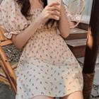 Short-sleeve Shirred Floral Print A-line Dress As Shown In Figure - One Size
