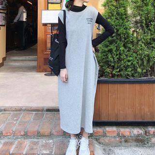 Long-sleeve Turtleneck T-shirt / Sleeveless Maxi Dress