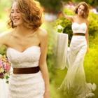 Sweetheart Neckline Contrast Belt Wedding Dress