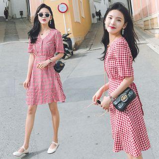 Short Sleeve V-neck Checked Dress