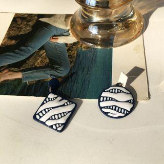 Patterned Asymmetrical Glaze Alloy Dangle Earring 1 Pair - S925 Silver - Black & White - One Size
