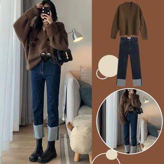 V-neck Sweater / Straight Leg Jeans / Set