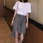Short-sleeve T-shirt / Mock Two-piece Asymmetric Striped Skirt / Set