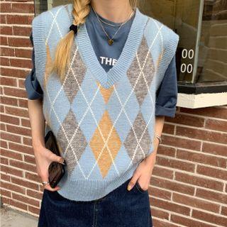Short-sleeve T-shirt / Wide Collar Mini Shirtdress / Argyle Sweater Vest
