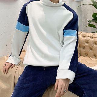 Set: Paneled Sweatshirt + Sweatpants