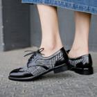 Plaid Lace-up Wingtip Shoes