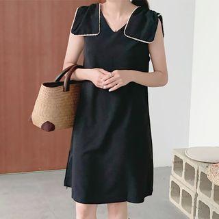 Sleeveless V-neck Plain Loose Fit Dress
