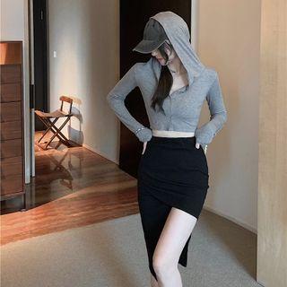 Hooded Light Jacket / Slit Pencil Skirt