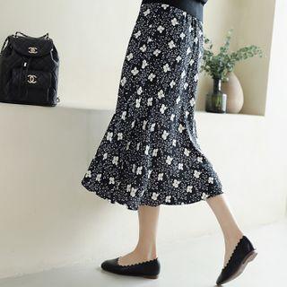Dip-back Flared Silky Floral Skirt