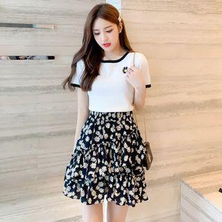 Short-sleeve Flower Print T-shirt / Mini A-line Skirt / Set