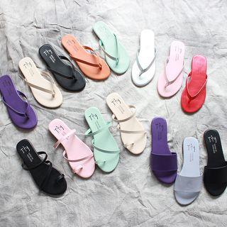 Flip-flops / Toe-loop Sandals