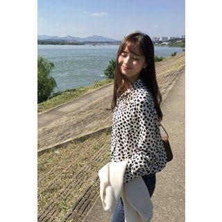 Dip-back Pattern Chiffon Shirt
