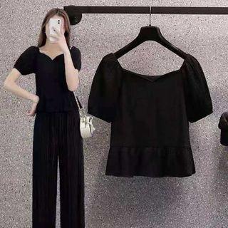 Short-sleeve Sweetheart Neckline Blouse / Undershorts