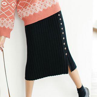 Knit Buttoned Pleated Skirt