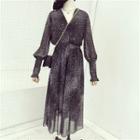 Star Print V-neck Long-sleeve Dress