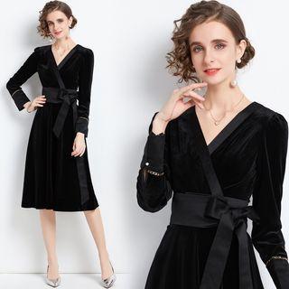 Long-sleeve V-neck Bow Midi A-line Velvet Dress