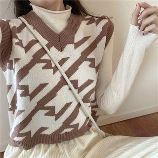 Long-sleeve Plain T-shirt / Houndstooth Sweater Vest
