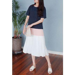 Short-sleeve Color-block Pleated-hem Dress