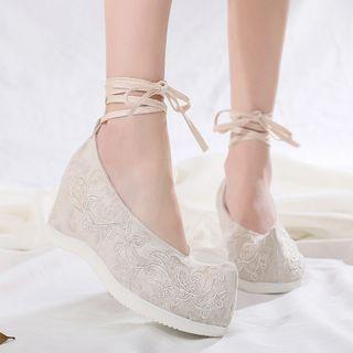 Embroidered Lace-up Wedge Heel Hanfu Shoes